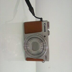 canon G9X camera